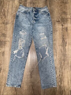 Relaxed Light Blue Distressed Women's Jeans